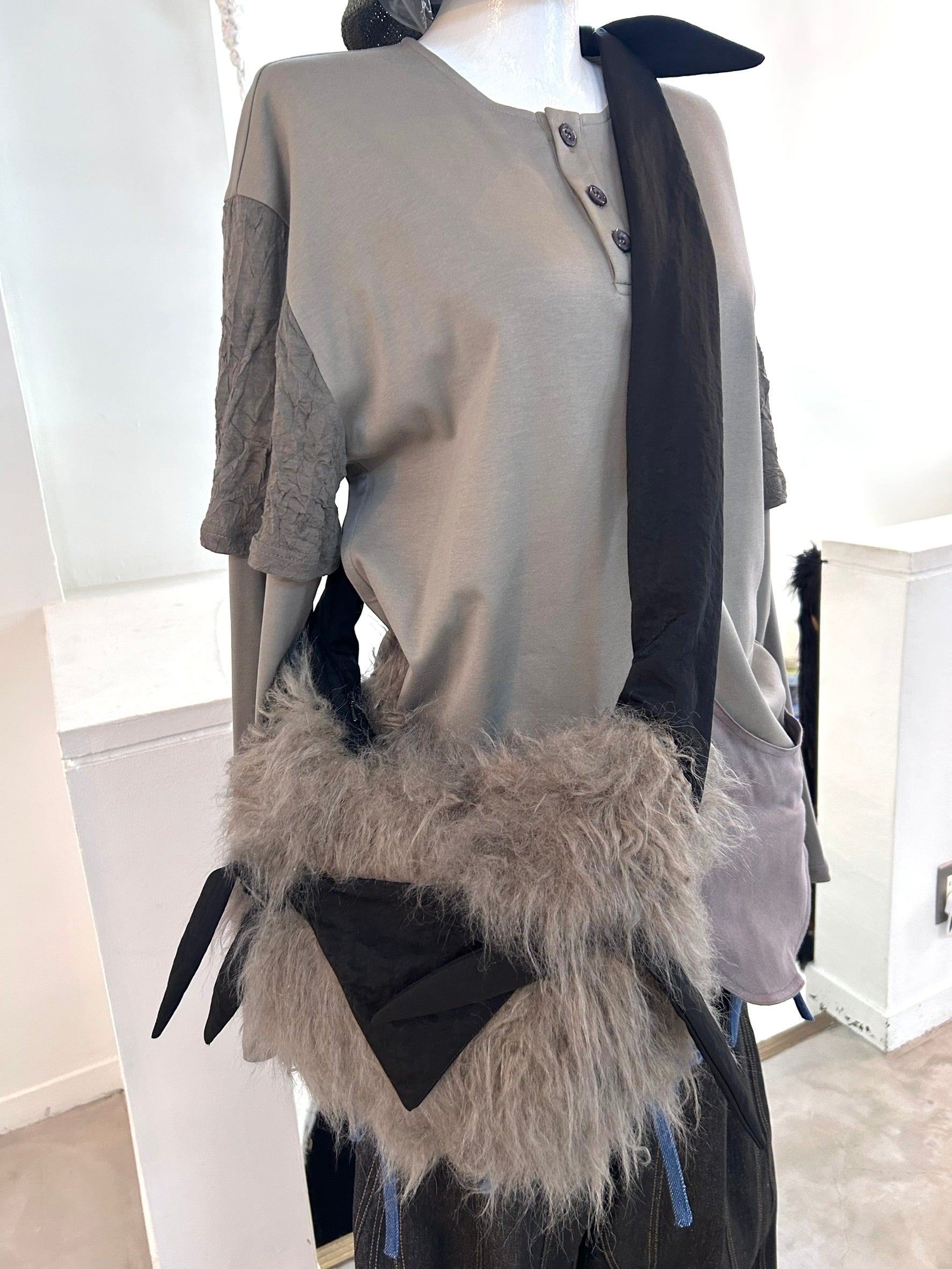 STRONGTHE himmapan courier bag
