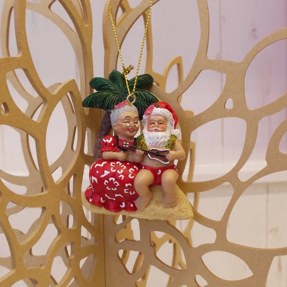 ★ハワイ直輸入★ハワイ クリスマス オーナメント★ツリー飾り★セレナーデ サンタ ハワイサンタ< SERENADING>