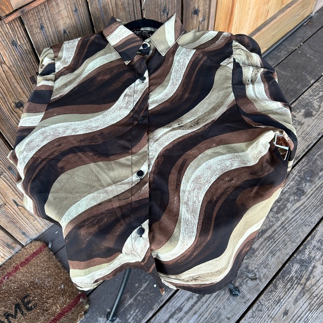 サイケ柄ふんわりブラウス