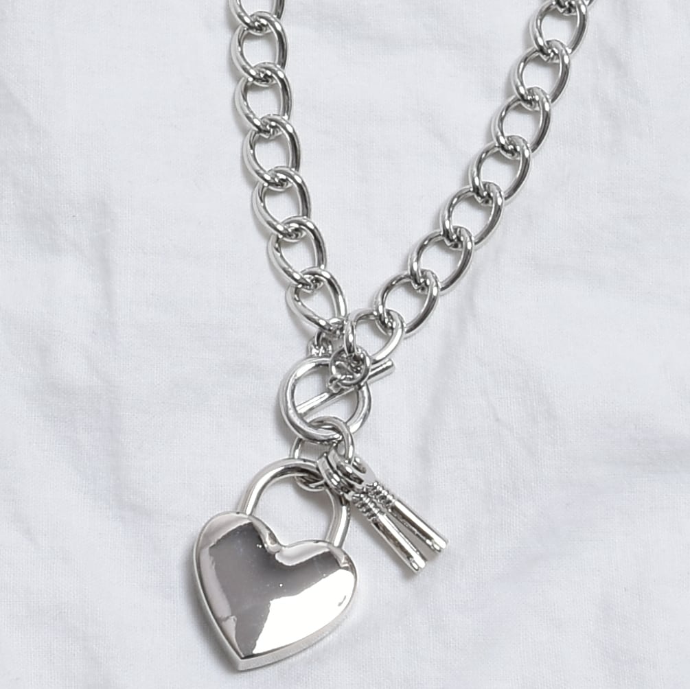【1/5新着】ハートKEYネックレス
