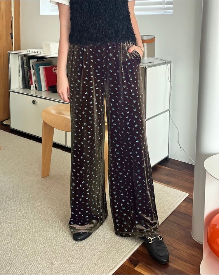 花柄ベロアパンツ