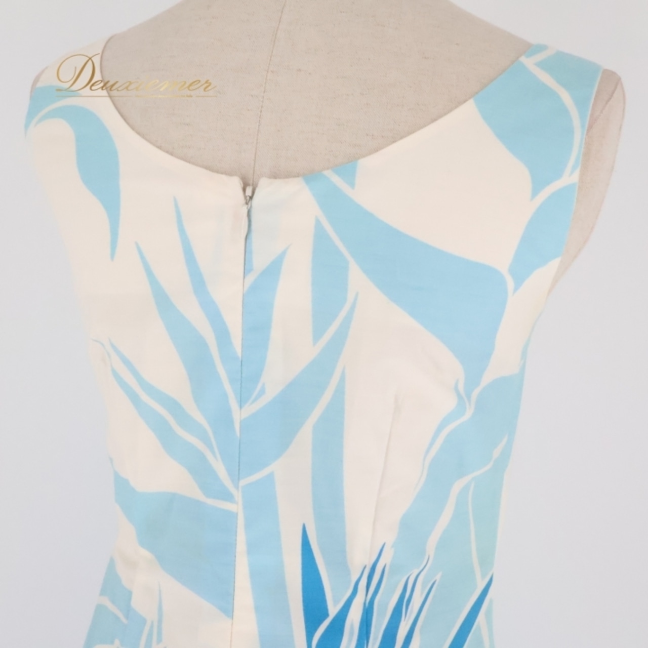 フラダンス 衣装 ワンピース ドレス ブルー系 光沢感 ノースリーブ 爽やか 明るい かわいい 華やか 鮮やか きれい 青 白 ハワイアン アロハ ハワイアンプリント フラ ダンス レッスン 練習 ホワイト パーティー リゾート カジュアル レディース