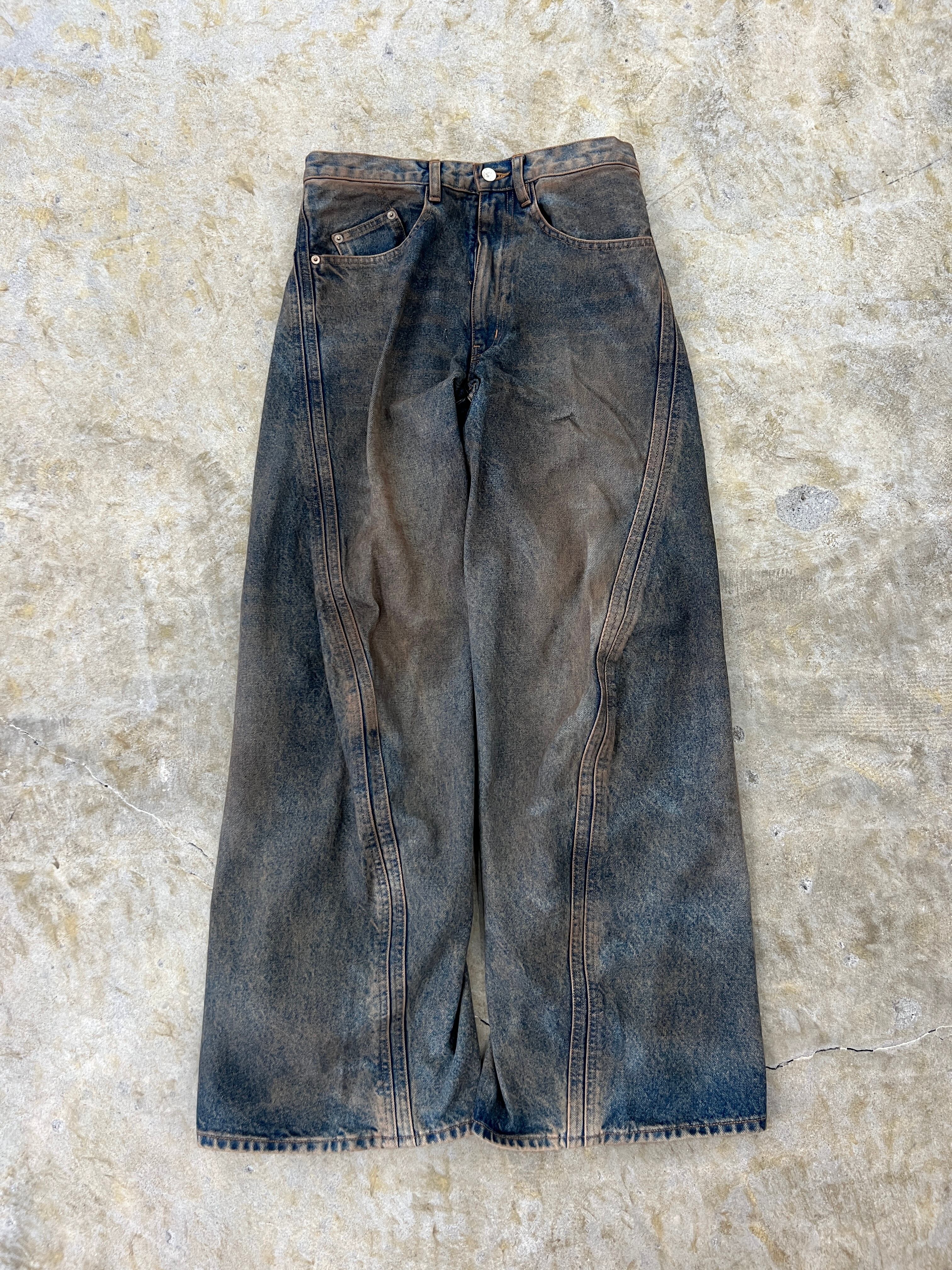 （極美品）NVRFRGT 3D TWISTED WIDE LEG JEANS 3D TWISTED WIDE LEG JEANS - NVRFRGT 男裝｜官方網店- REROPE