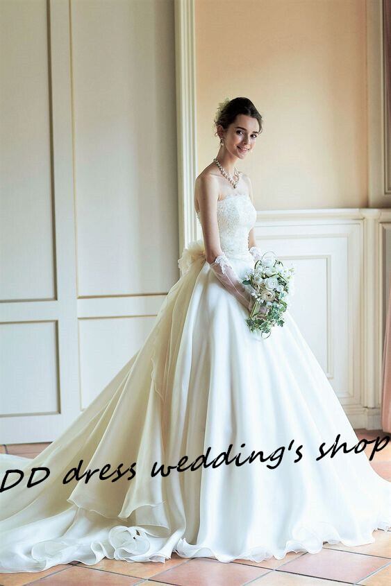 高品質！ ベアトップ ウエディングドレス 華やかなトレーン エレガント  