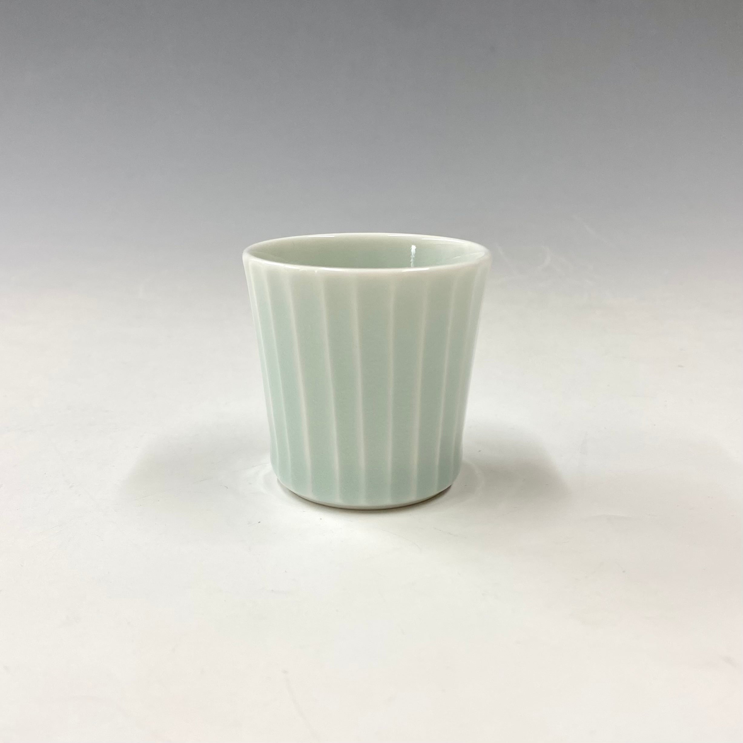 【中尾純】青白磁稜線ぐい呑