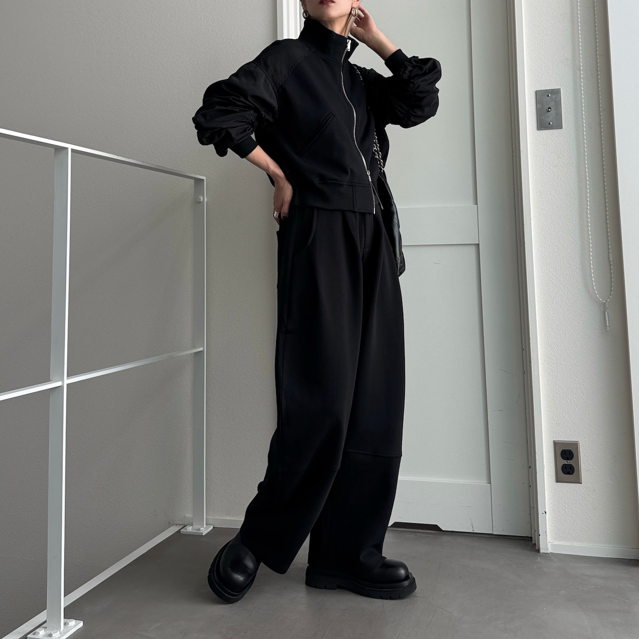 【受注予約:10月上旬入荷予定】Velour Cord Wide Straight Sweat PT/black