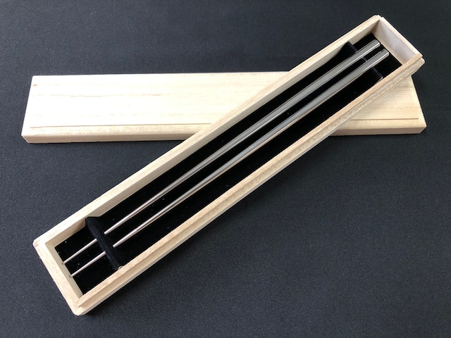 日本製　チタン箸（24K金箔）つや有り　鏡面【桐箱入り】【贈り物に最適】/ Titanium Solid Chopsticks