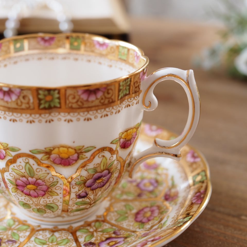 ロイヤルアルバート COURT 豪華金彩 カップ＆ソーサー | antique