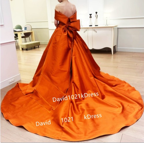 高品質！ ウエディングドレス 取り外しオフショルダー濃いオレンジ色