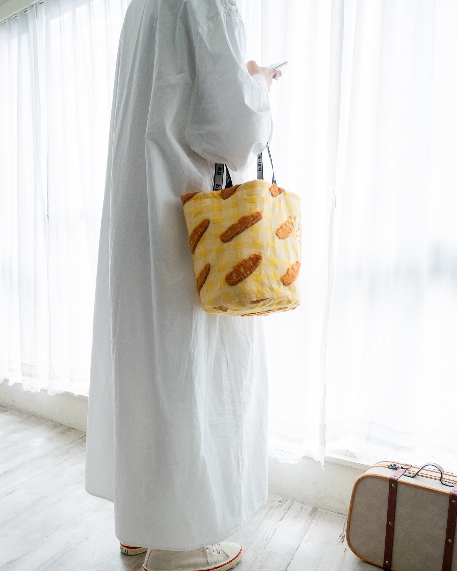 フランスパンのバケツ型トートバッグ