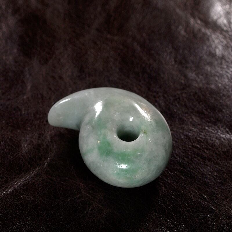 セール】糸魚川翡翠勾玉