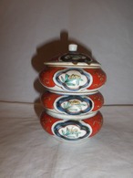 伊万里色絵三段重 Imari colored porcelain (three-tiered box)