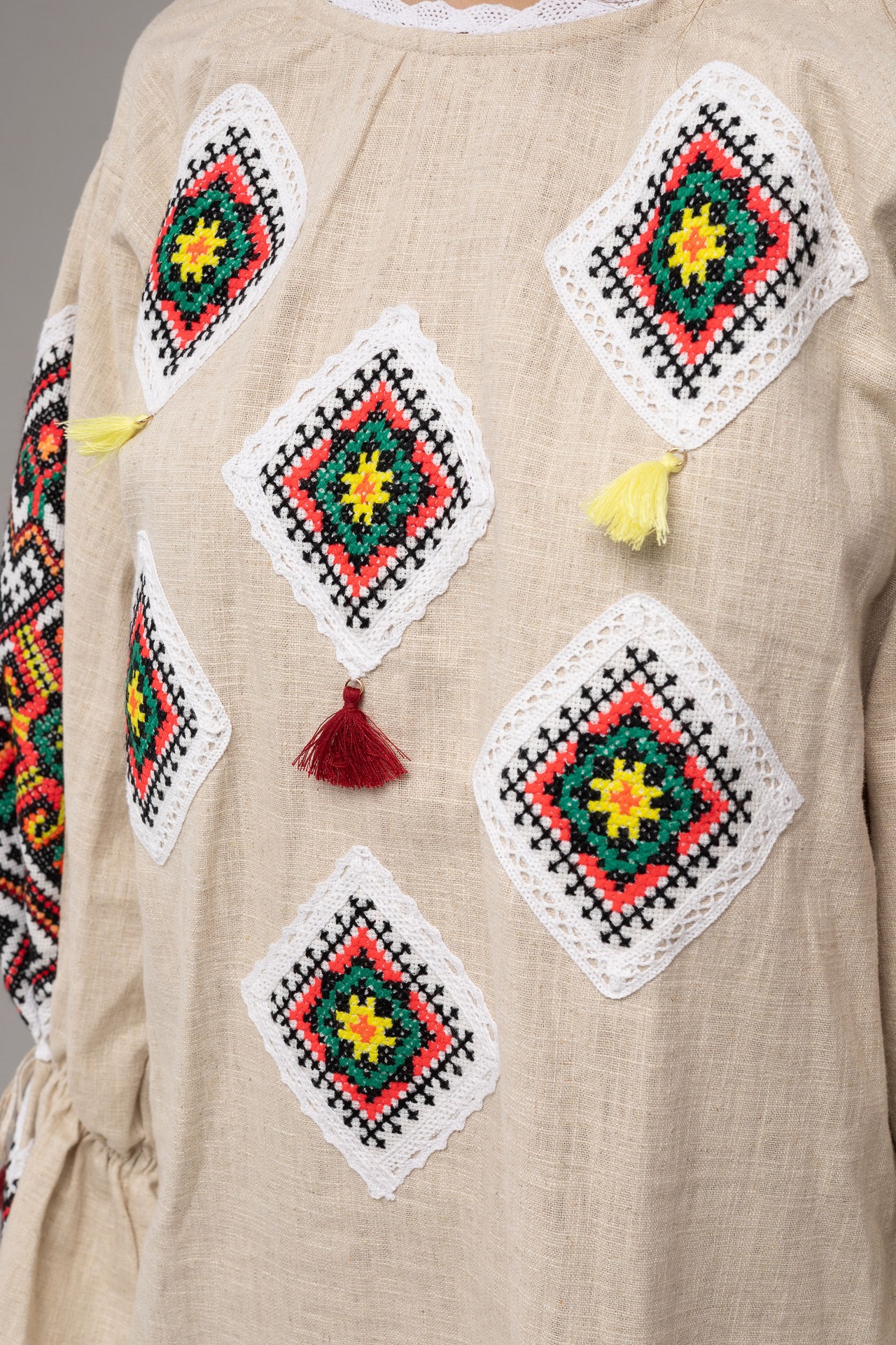 ウクライナ刺繍ヴィシヴァンカ　バルーン袖　手刺繍　麻　レディース・フリーサイズ - 9