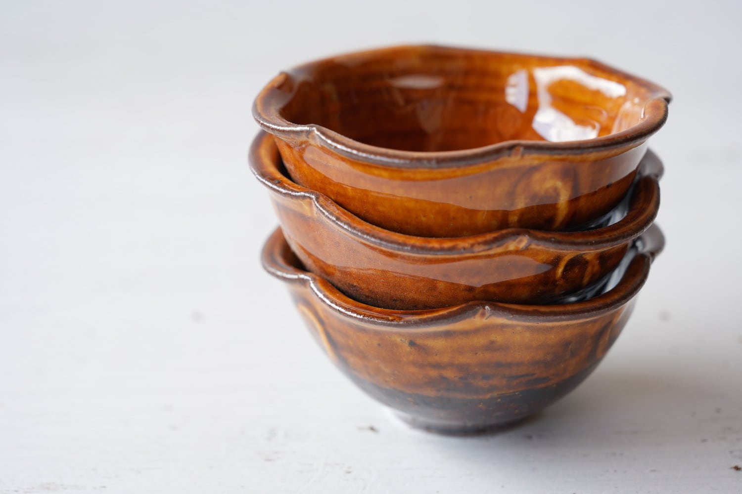 アメ 輪花豆鉢 | 古谷製陶所