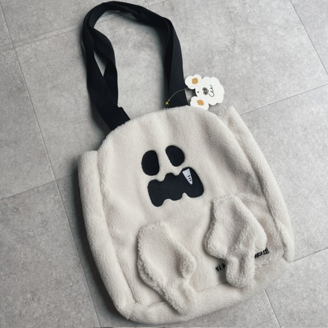 WAVING GHOST Tote Bag【無言のあいさつ。】「おててが揺れてる！」で笑顔に。通勤通学対応ふわふわオバケトートバッグ【A4/無言で繋がる】 - 11