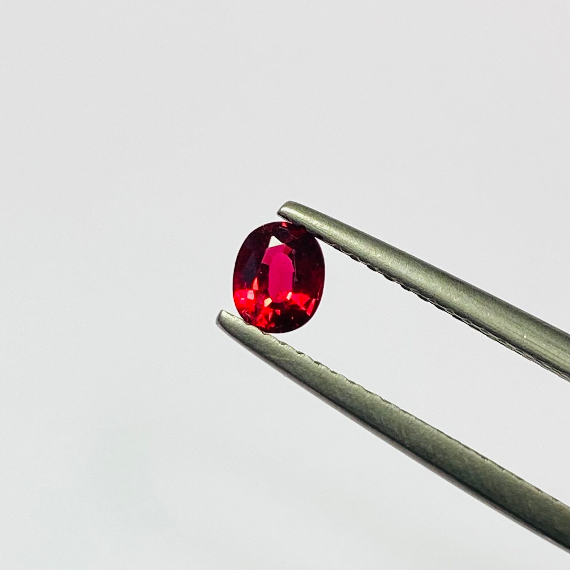 ミャンマーモゴック産希少レッドスピネル4