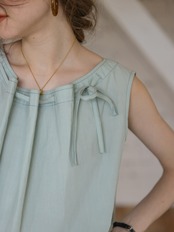Aquarelle Ribbon Sleeveless Blouse F0719