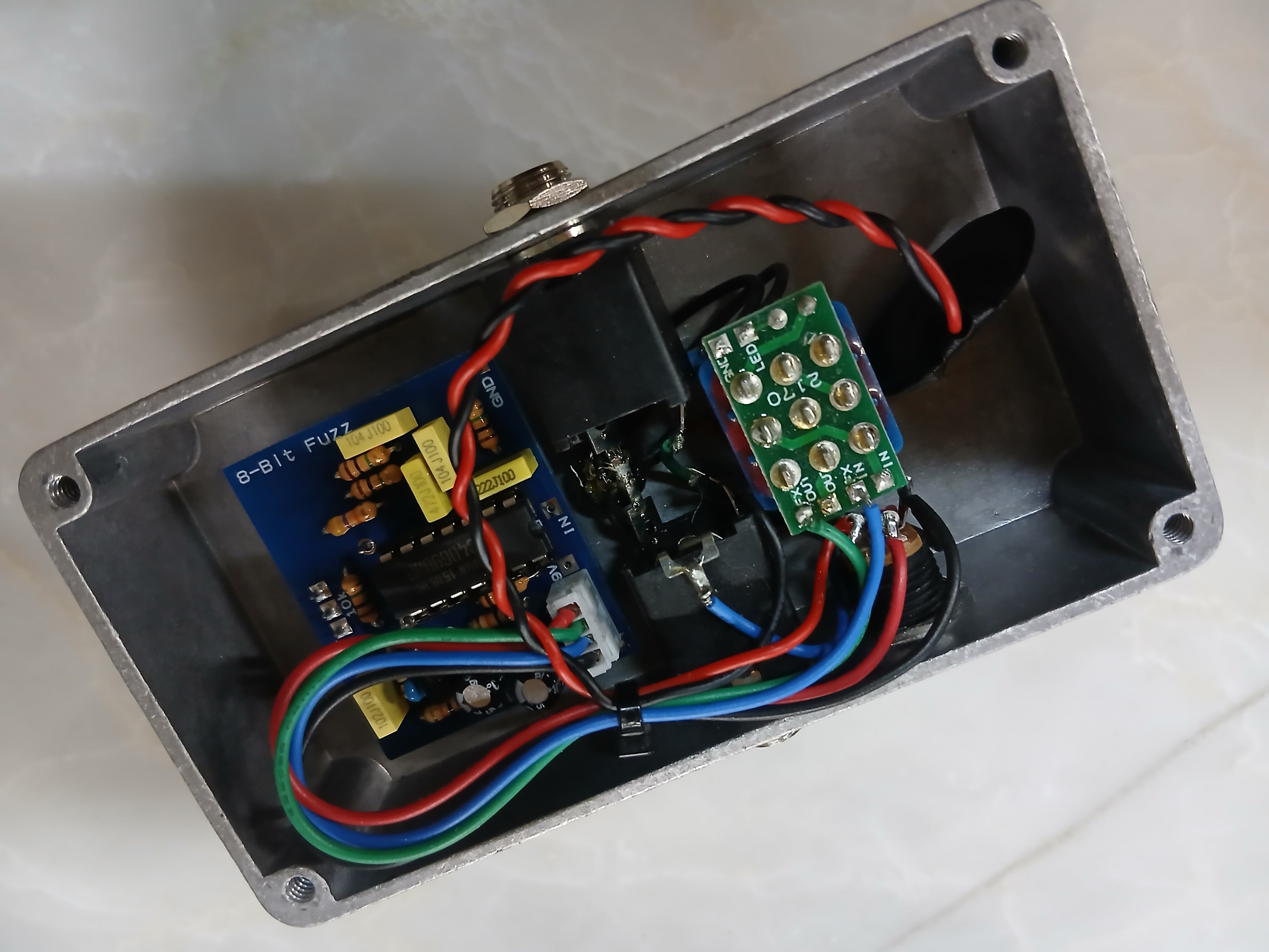 PEDAL FREAKS 8 Bit Fuzz 完成品 | PEDAL FREAKS