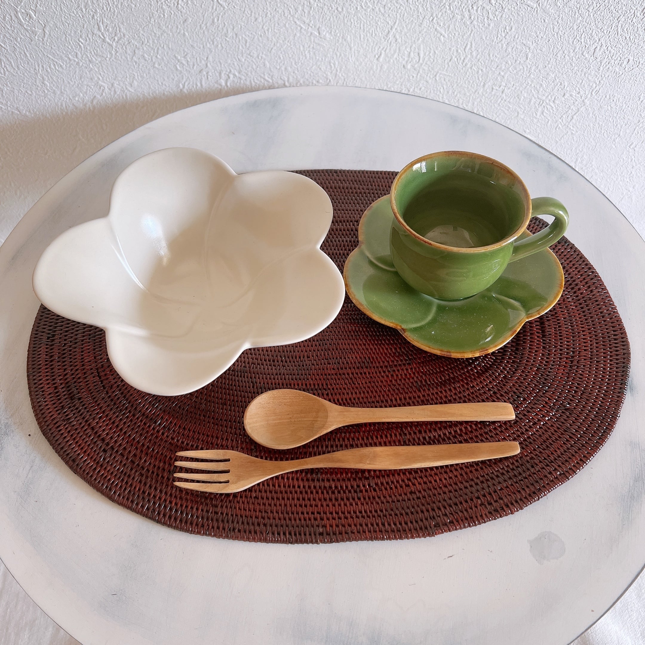 バリ島雑貨 カラーランチョンマット 丸型 バリ島小物 ラタン