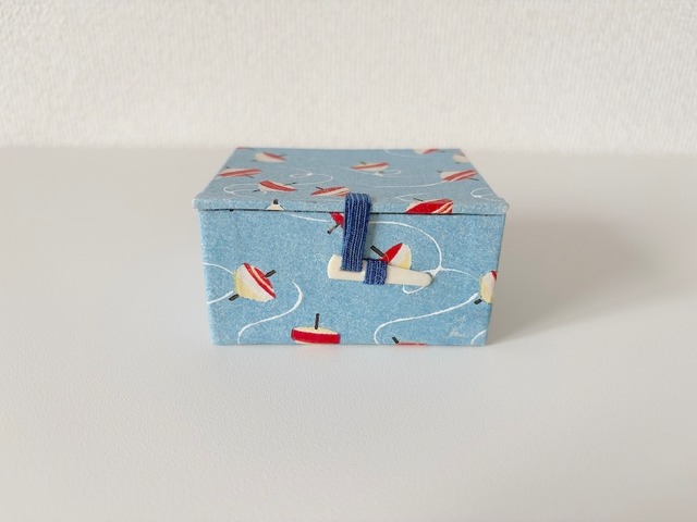 【JAPAN】コマの柄の小物入れ  / Small storage container with a spinning top pattern