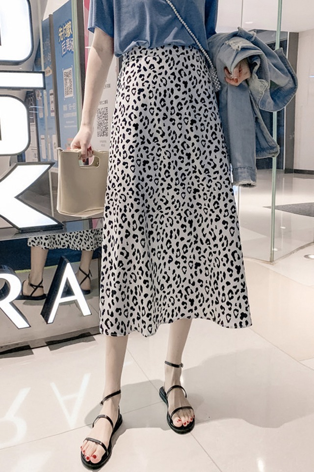 スカート 2023 ミディアム丈 ハイウエスト きれいめ 大人 上品 おしゃれ お洒落 かっこいい レトロ 大人女子 こなれ感 エレガント モダン 主役級 存在感 抜け感 ヨーロピアン オールマッチ ハイエンド 高級感 レオパード柄 ヒョウ柄 ランチ ディナー カフェ 図書館 コンサート 鑑賞会 レディース 女性用 ママ 女の子 OL デート お出かけ 公園デビュー 女子会 休日 ガーデン 散歩 ショッピング 普段使い 韓国 韓国系 ファッション モテ プレゼント ギフト インスタ映え 色展開 白 黒