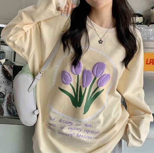 トップス レディース 送料無料 シャツ トレーナー 長袖 ラウンドネック かわいい 大人可愛い きれいめ カジュアル おしゃれ お洒落 ストリート こなれ感 ラフ メンズライク スポーティー レトロ 抜け感 爽やか 主役級 存在感 花柄 学生 通学 デート お出かけ 女子会 旅行 街歩き お買い物 フリーサイズ ゆったり ゆる オーバーサイズ アプリコット 春 秋 10代 20代 30代 韓国 韓国系 着回し 普段使い 体型カバー モテ トレンド 流行 インスタ映え