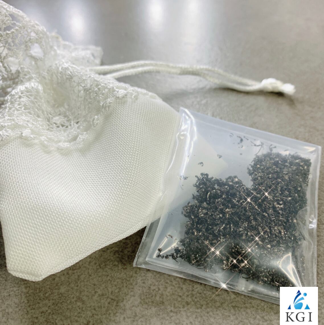 宇宙の流れ星の粉 ✨ M | SPACE Shooting Star