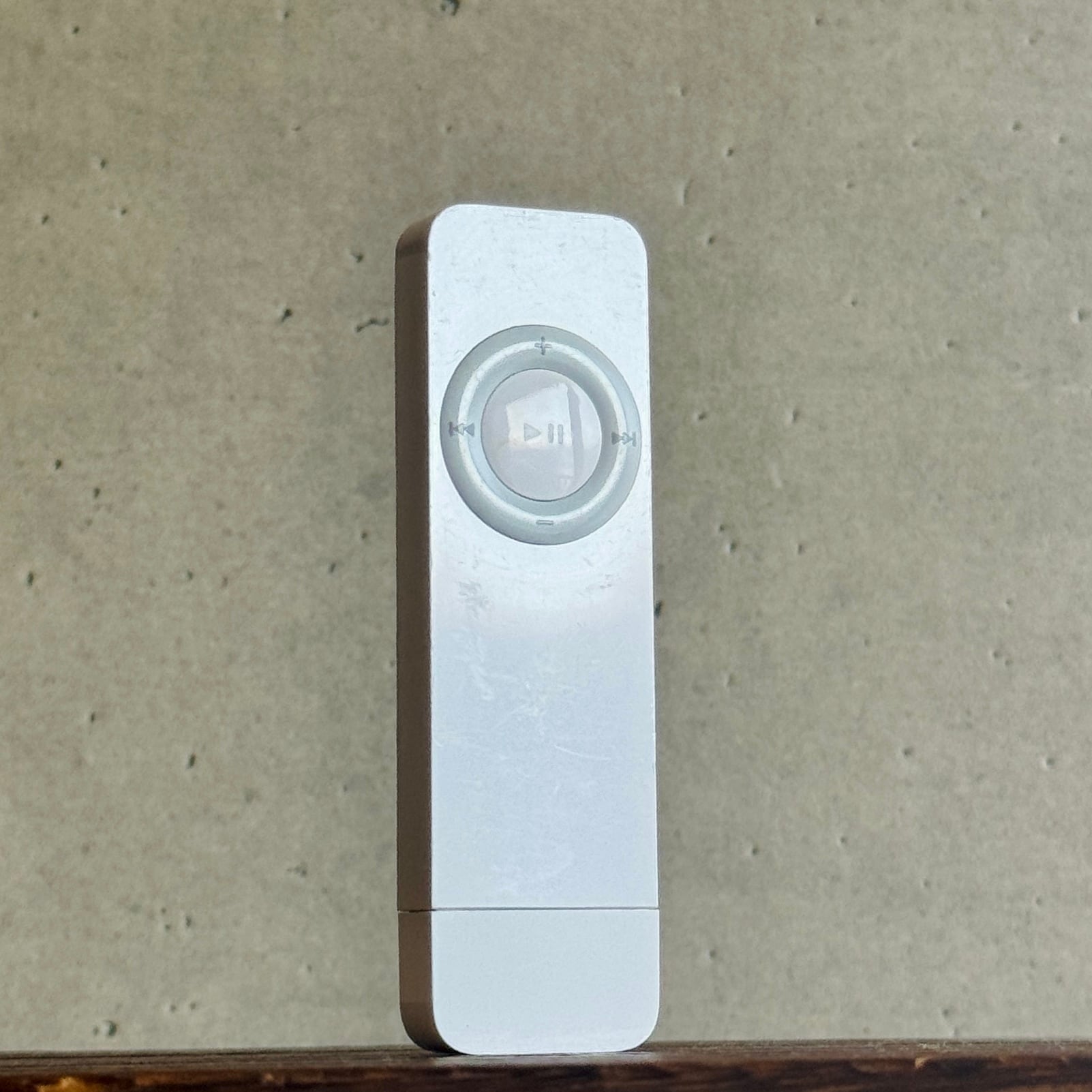 充電ケーブル不要】Apple 初代 iPod shuffle 512MB | 新品バッテリー