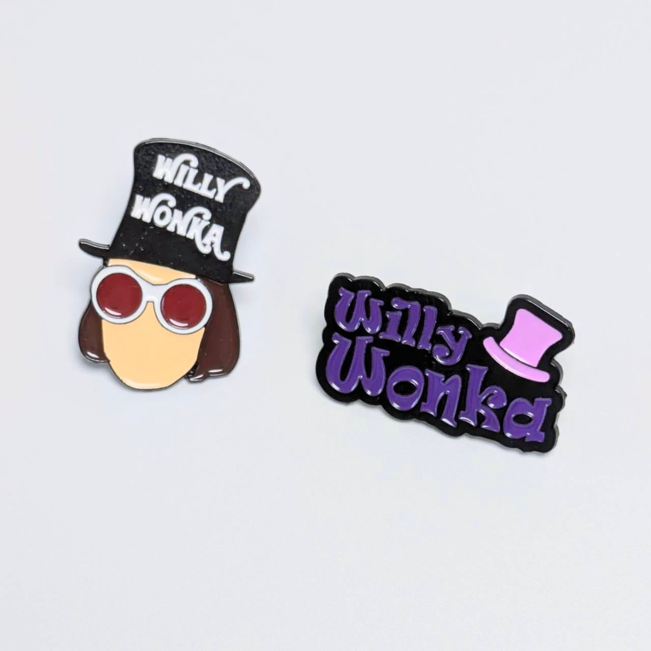 送料無料! 【 Charlie and the Chocolate Factory / チャーリーとチョコレート工場 】WILLY WONKA ( ウィリーウォンカ ) / PINS 2Pセット / ピンバッジ / ピンズ 〚アメリカン雑貨 アメトイ〛