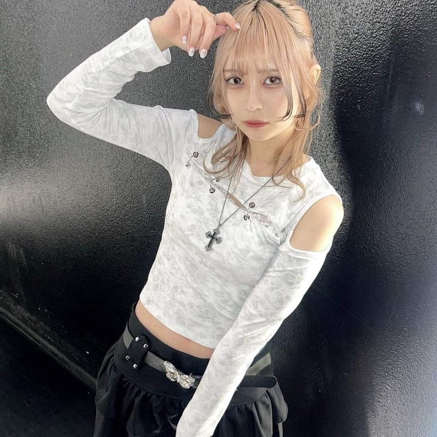 【50%OFF】リングオープンショルダーロンT