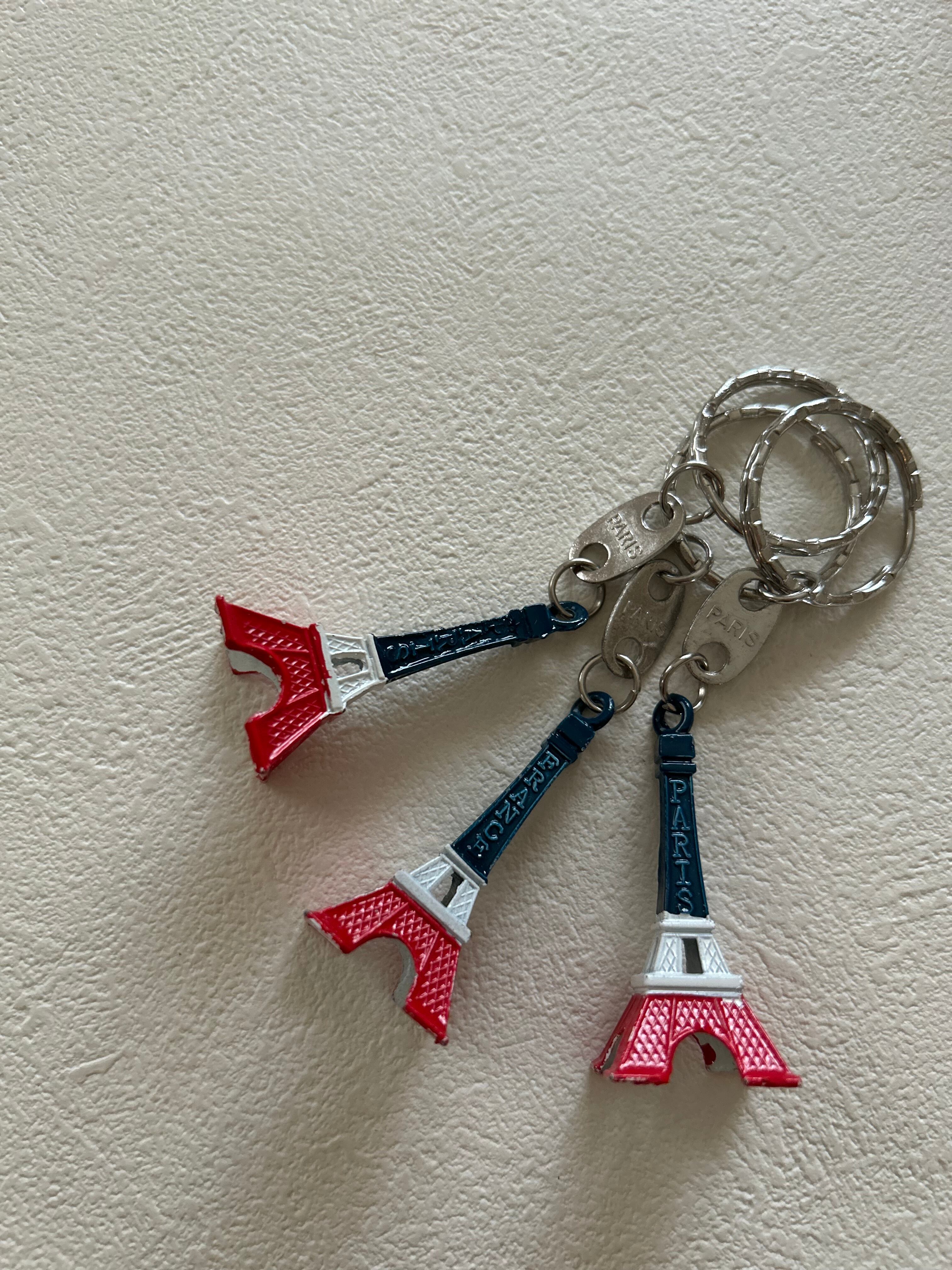 輸入雑貨 フランス トリコロールのエッフェル塔 キーホルダー チャーム ハンドメイドパーツ PARIS FRANCE