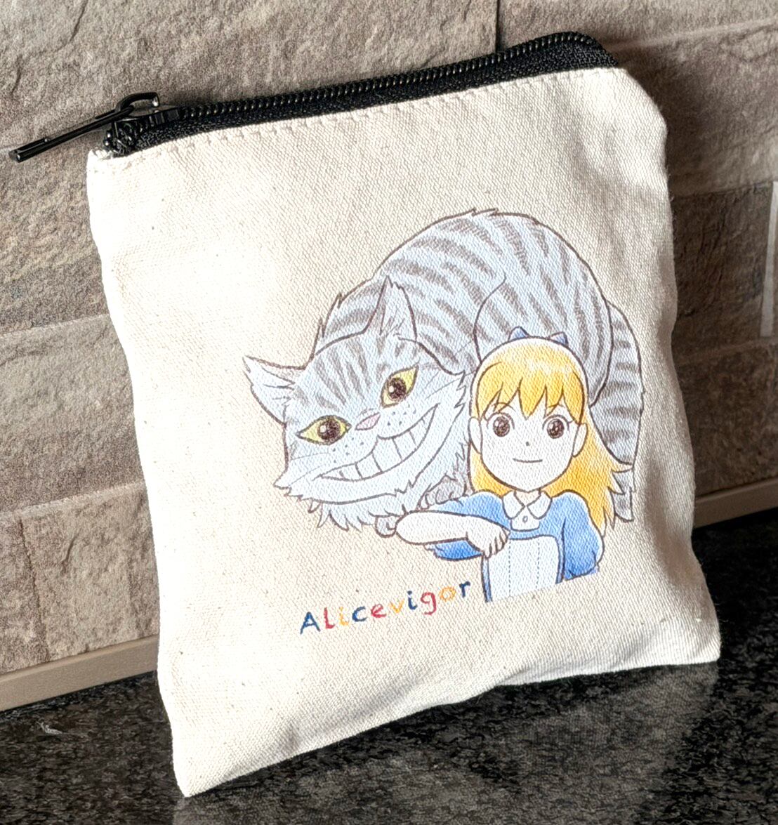 アリスとチェシャ猫のミニスクエアポーチ | Alicevigor（アリスビゴー）