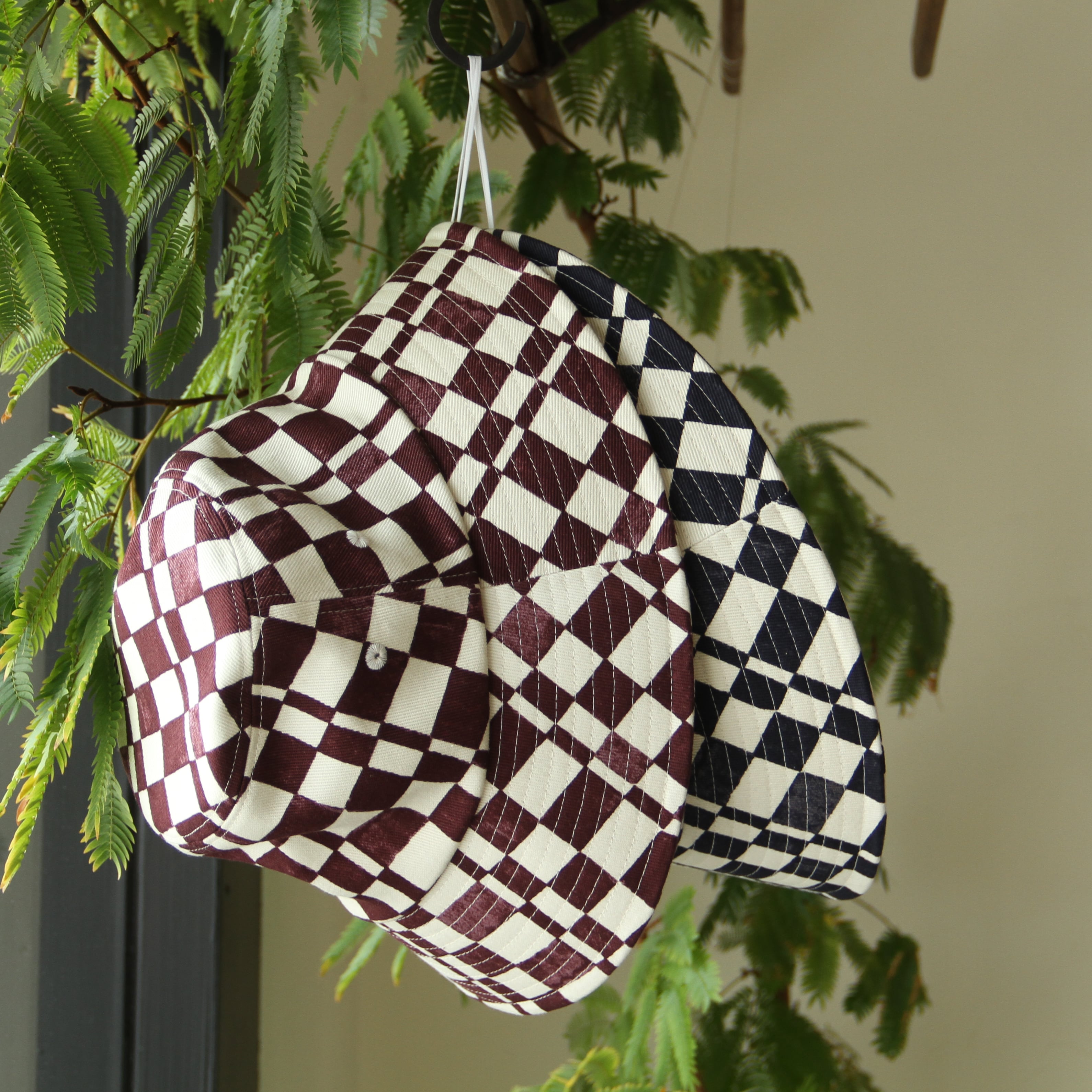 PHEENY Checkered bucket hat