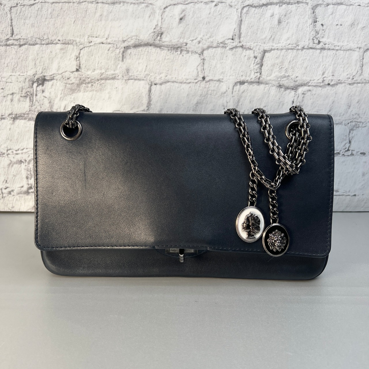 【最終処分SALE】CHANEL シャネル  アイコン ２．５５  レザー ショルダーバッグ ブラック A-10889