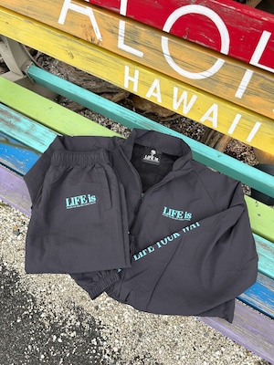 LIFEis 9th anniversary ナイロンセットアップジャケット ￥12,000(13,200)