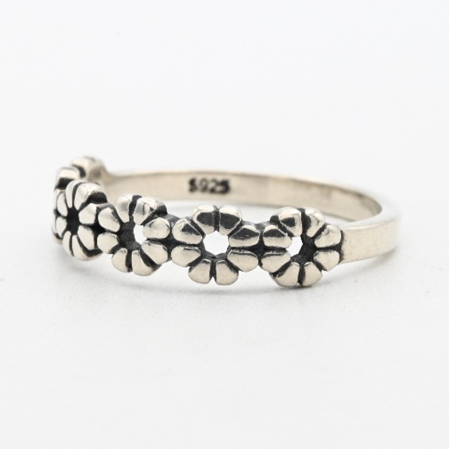 Cutting Out Graceful Flower Motif Ring #16.0 / Denmark