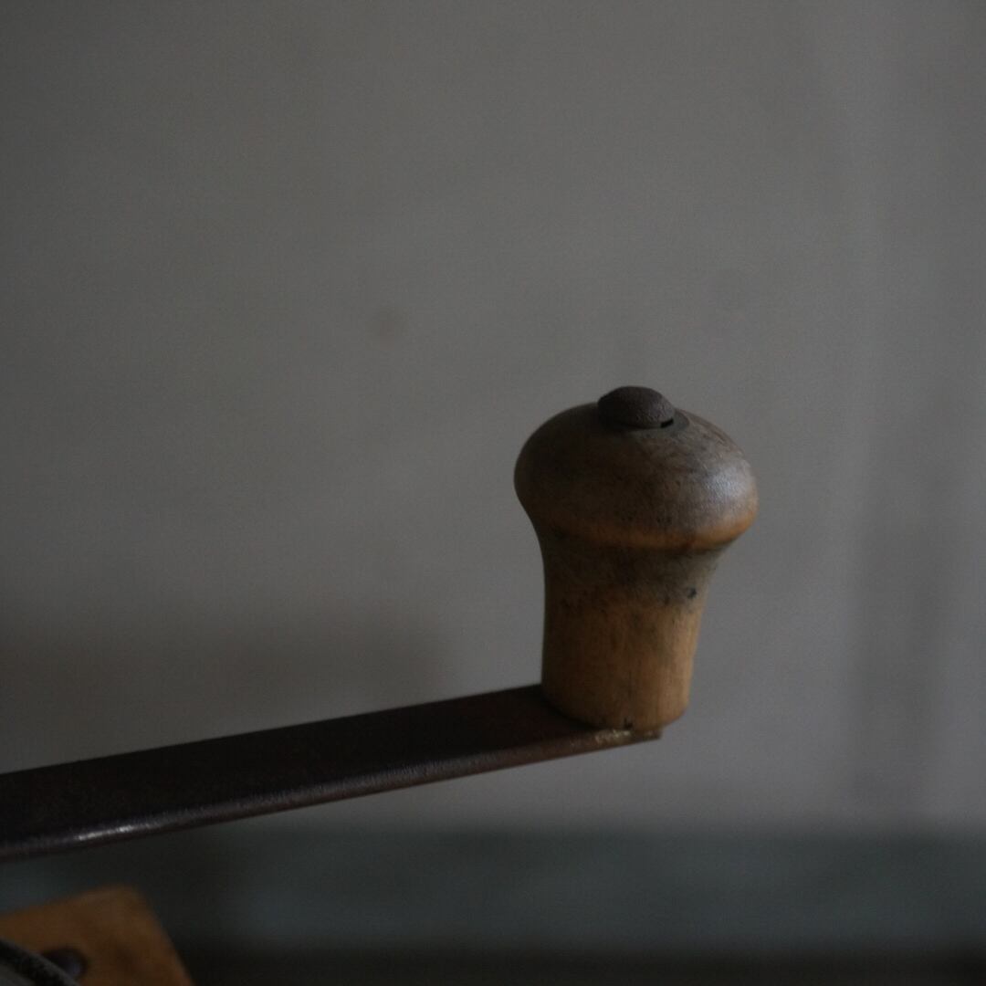 古いドイツのコーヒーミル