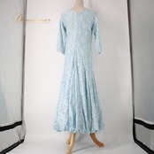 社交ダンス 衣装 スタンダード ドレス ワンピース レッスンウェア パーティドレス オールシーズン 水色 ブルー系 U:NA ユーナ 花柄 レース ライトブルー 花柄レース エレガント ボリューム スカート ゆったり 軽やか 伸縮性 おしゃれ デザイン レッスン用 ダンスウェア レディース かわいい 上品 体型カバー 透け感