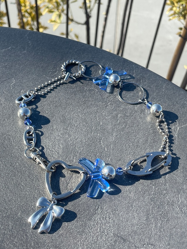 blue ribbon mix necklace