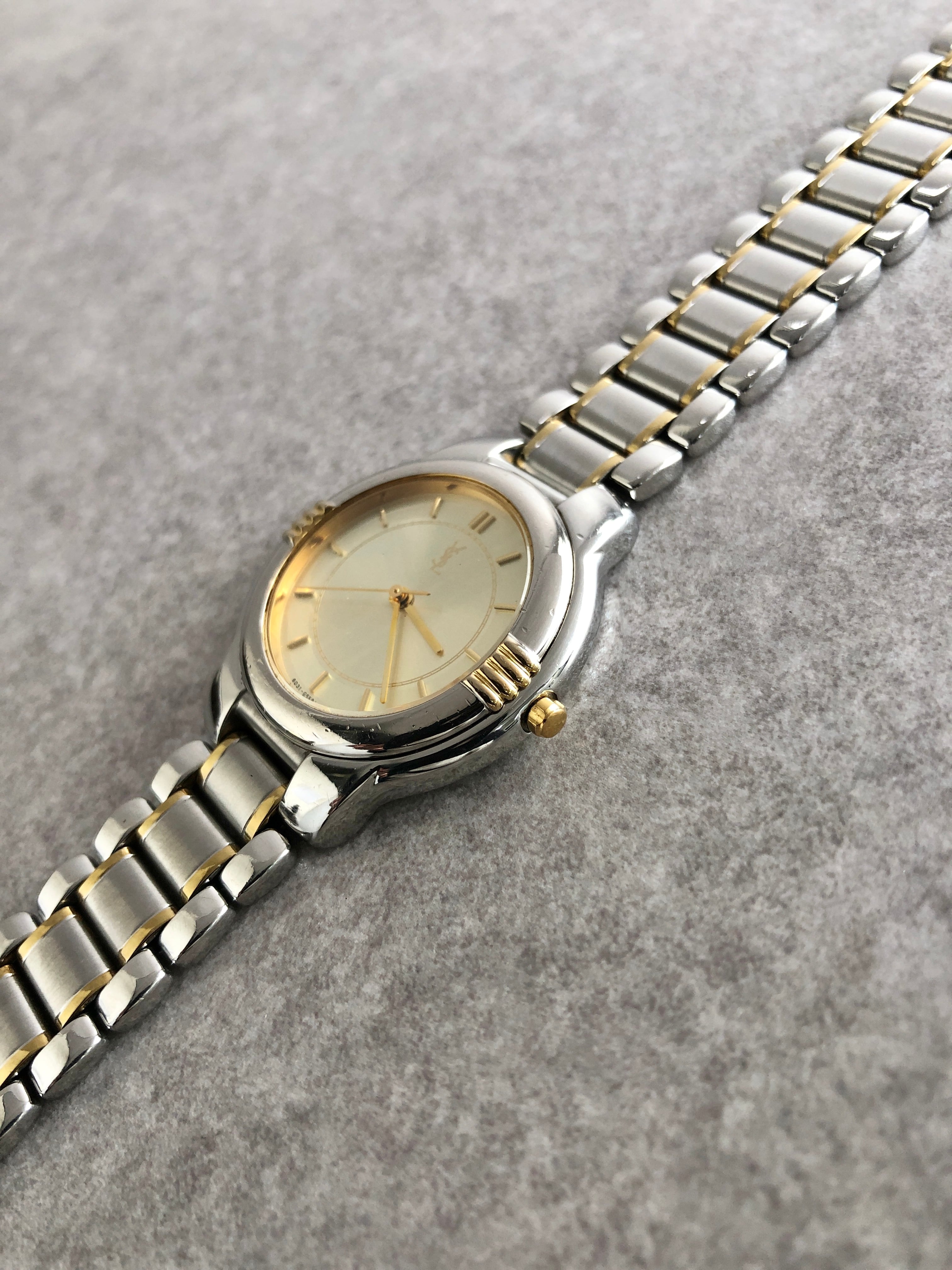 Yves Saint Laurent イヴ・サンローラン 腕時計 シルバー ステンレス