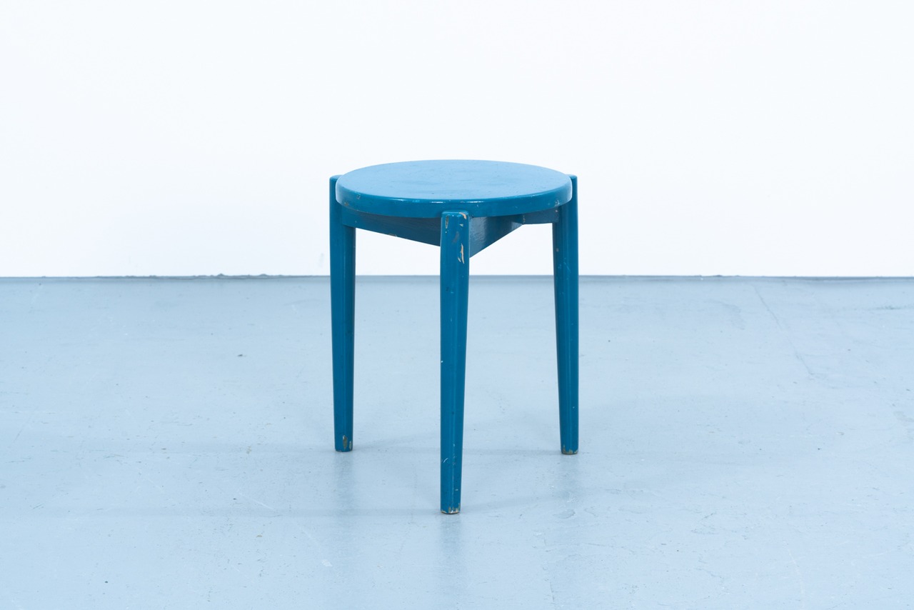 Ilmari Tapiovaara | 3-Leggd stool blue paint