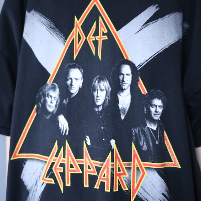 "DEF LEPPARD" XXL over silhouette front and back print tee