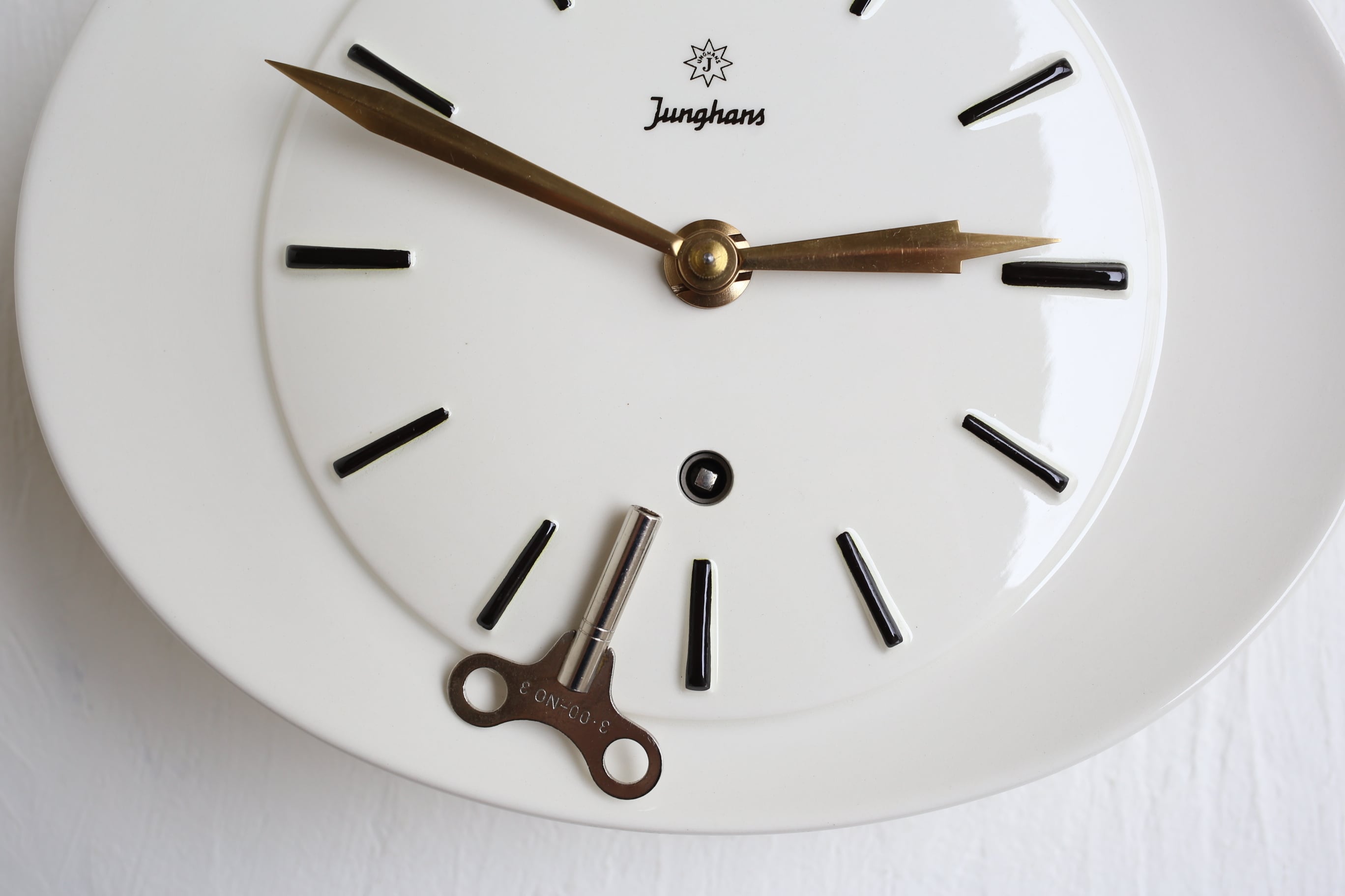 ユンハンス　Junghans 掛時計　ゼンマイ　鍵つき ユンハンス Junghans 掛時計 ゼンマイ 鍵つき ユンハンス Junghans