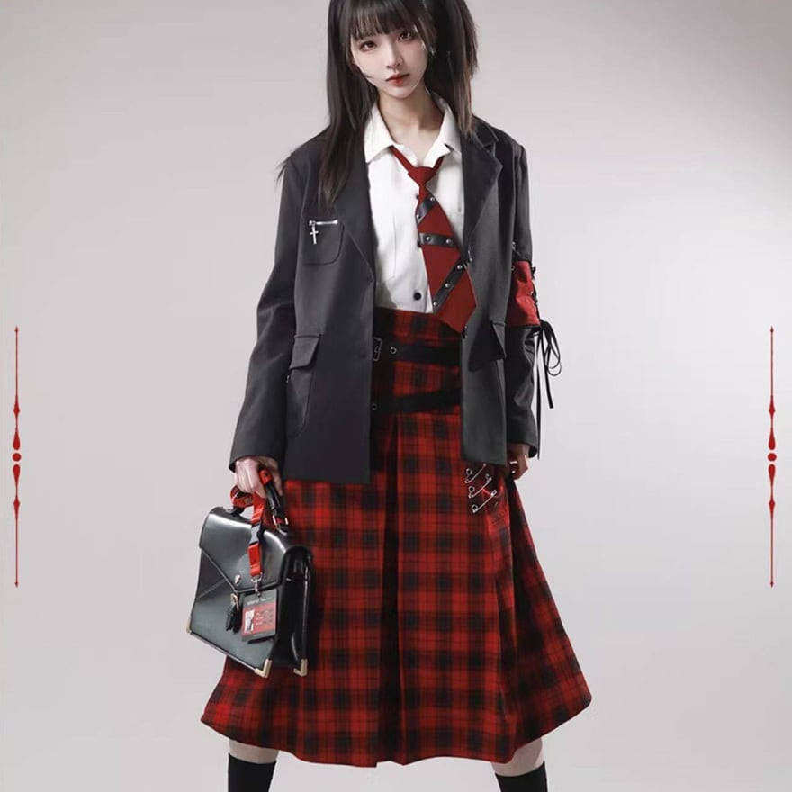 パンク系 スカート ☆24時間以内発送！ パンク スカート ベルト×安全ピン ゴシックサブカル 赤×黒 2カラー