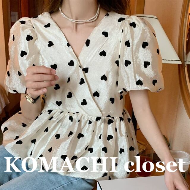 【送料無料】 切り替えデザインカットソー カットソー 半袖 パフスリーブ Vネック ハート ルーズ 韓国 レディース かわいい 可愛い 大人可愛い 大人女子 シンプル きれいめ カジュアル 大人 気品 上品 おしゃれ お洒落 こなれ感 抜け感 かっこいい きちんと 大人女子 キュート ラブリー エレガント フェミニン S M L XL オフホワイト 夏 オルチャン 10代 20代 女子会 デート お泊まり 旅行 休日 普段使い デイリー コーデ トレンド スタイル 楽チン インスタ映え