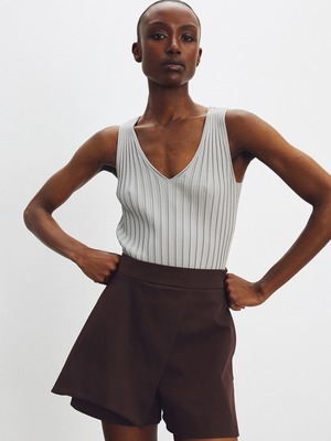 [RECTO][WOMEN] V-NECK RIBBED KNIT TANK TOP (LIGHT GREY) 正規品 韓国ブランド 韓国通販 韓国代行 韓国ファッション レクト 日本 店舗