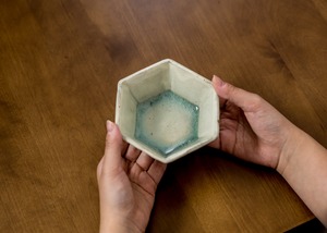 六角鉢 緑灰釉（小鉢）／くるり窯