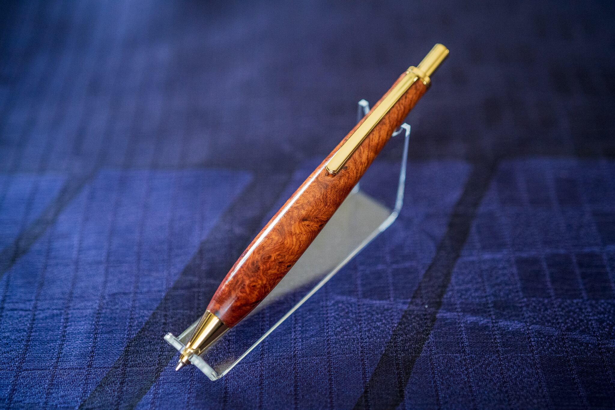 【朱色の銘木】 特上 花梨こぶ杢