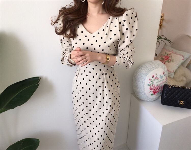 人気 話題 タイトスカート レースアップ 受け取って腰 コーデュロイ ドット 気質 Vネック