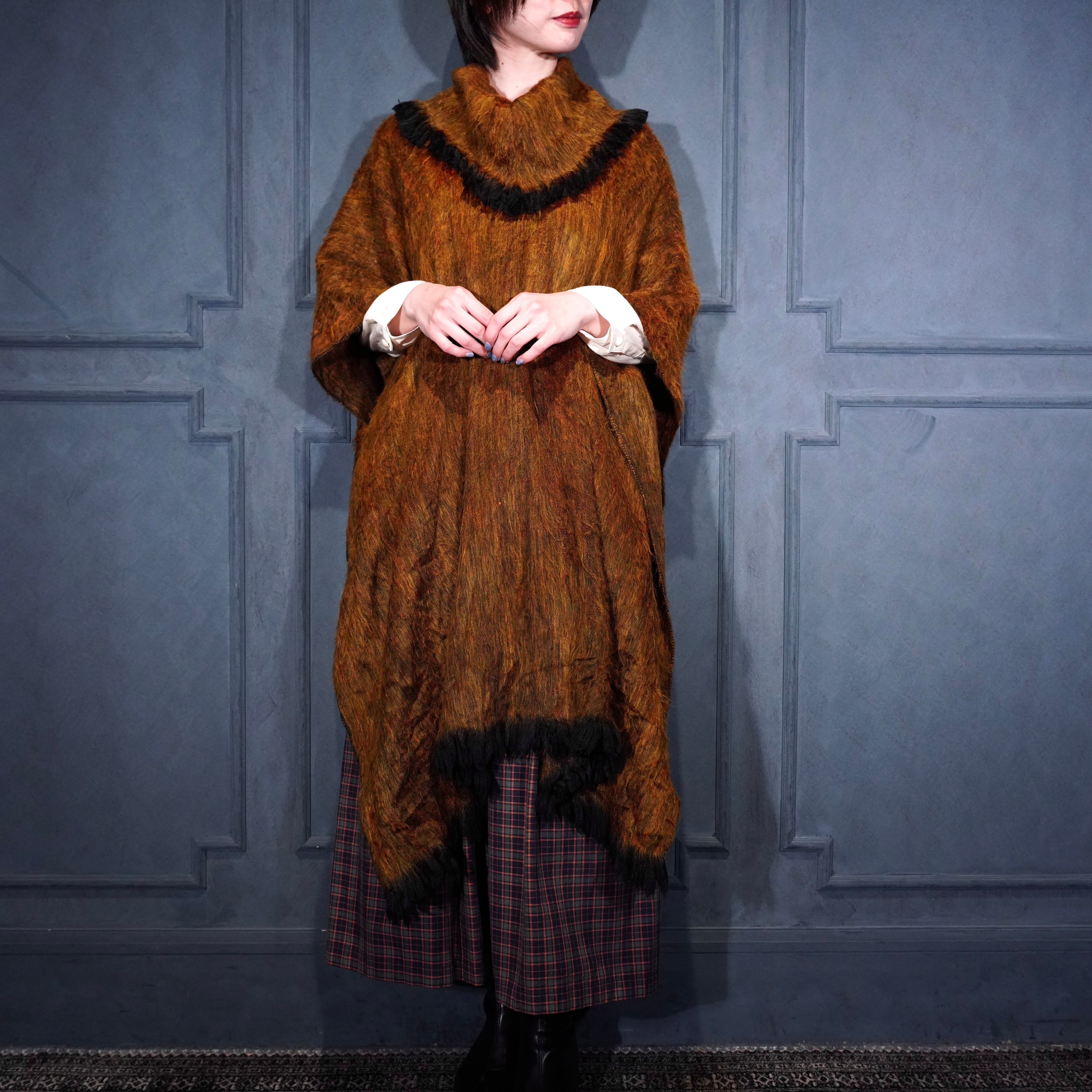 EU VINTAGE MOHAIR LIKE DESIGN CAPE COAT/ヨーロッパ古着モヘア風